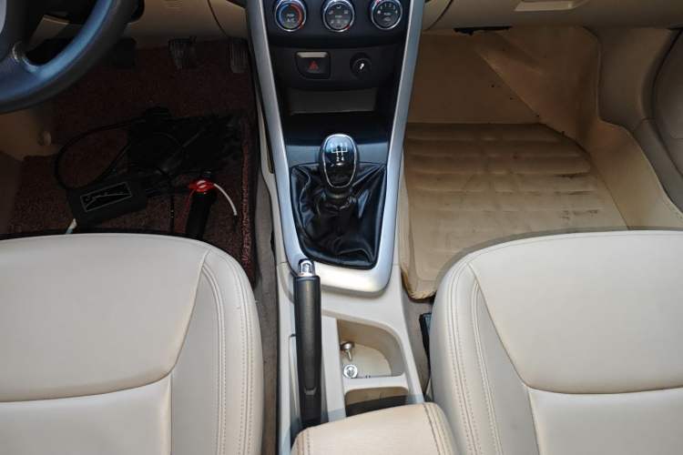 Used Baojun 630 2014 1.5L manual standard version
