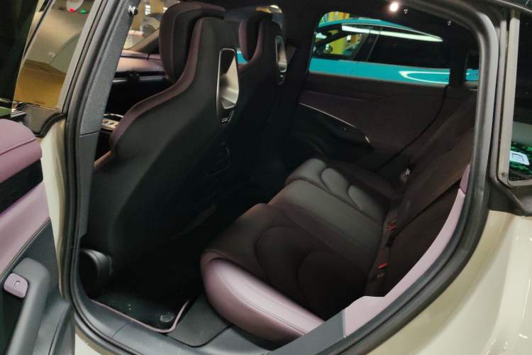 Used Xiaomi Auto SU7 2024 Rear-Drive Ultra-Long Range Advanced Pro-Level Intelligent Driving Version
