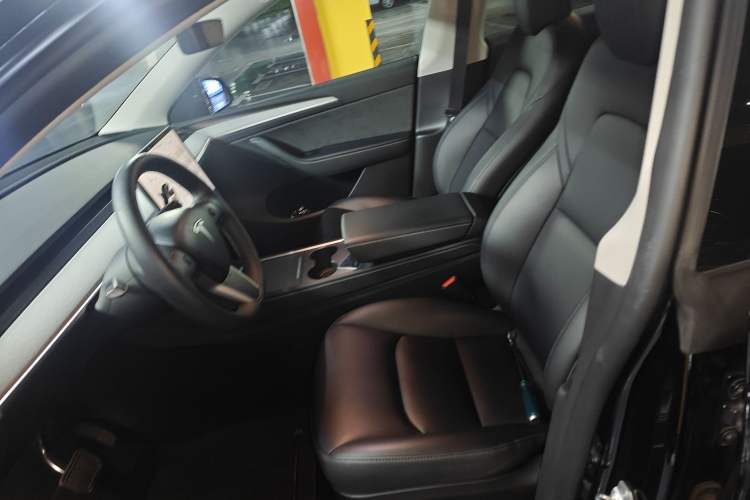 Used Tesla Model Y 2023 Rear-Wheel-Drive Version