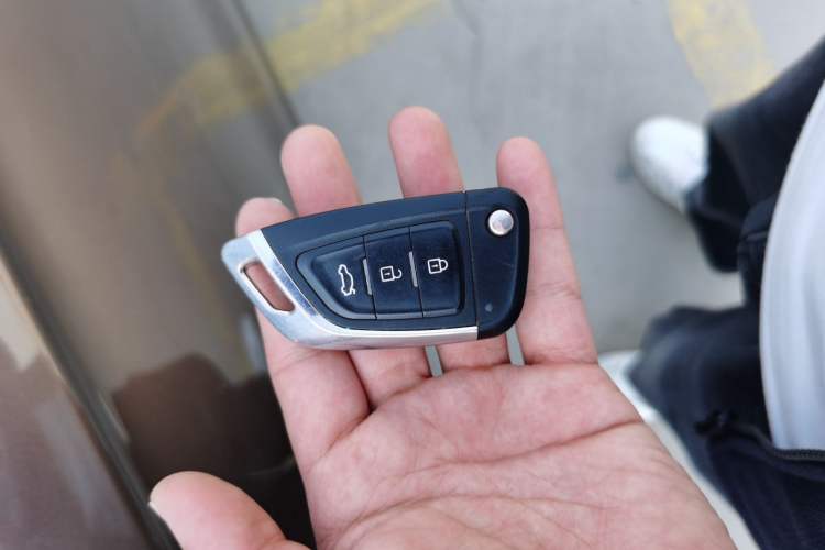 Used Peugeot 301 2014 1.6L Manual Comfort Edition Vehicle Key