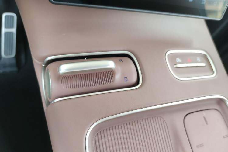 Used Nio ES8 2023 100kWh Gear Lever