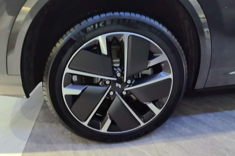 Used Li Auto L8 2025 Ultra Smart Refreshed Edition