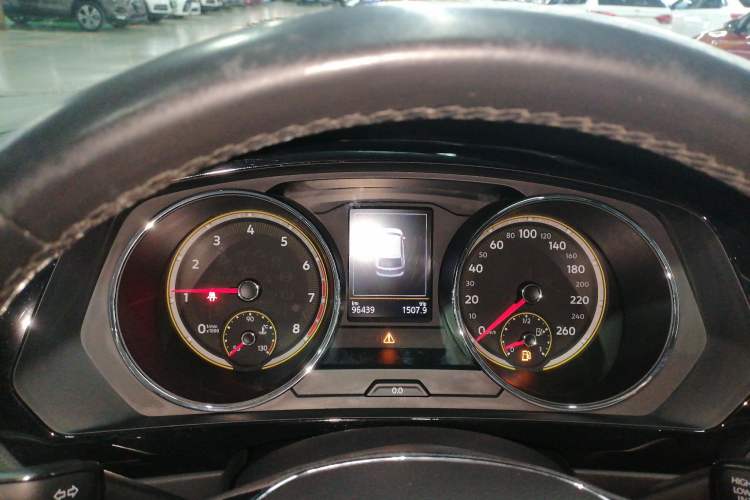 Used Volkswagen Tiguan L 2019 Revised 330TSI Automatic Two-Wheel Drive Smart & Luxury Edition China VI Standard Instrument Cluster