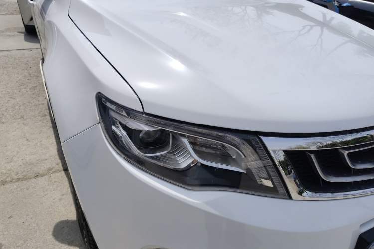 Used Geely Auto Emgrand X7 Sport 2016 1.8TD Automatic ZhiZun Version Right Front Headlight