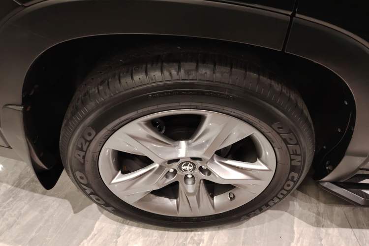 Used Toyota Highlander 2018 2.0T Four-Wheel Drive Prestige Version 7 Seats China VI Standard
