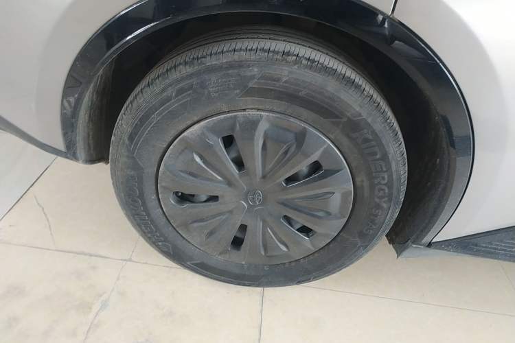 Used Toyota bZ3 2023 517 km Elite PRO Right Rear Wheel Hub