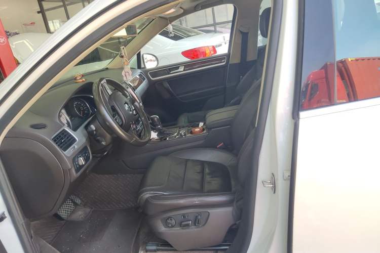 Used Volkswagen Touareg 2011 3.0 TSI Standard Version
