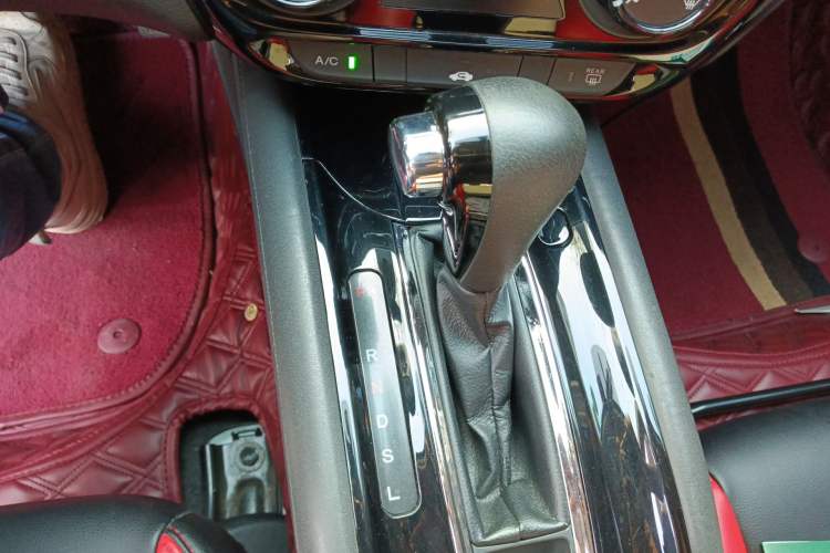 Used Honda Vezel 2015 1.8L CVT 2WD Elite Model Gear Lever