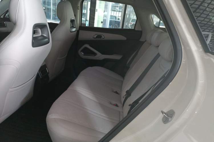 Used BYD Yuan UP 2025 Model 301KM Leading Version
