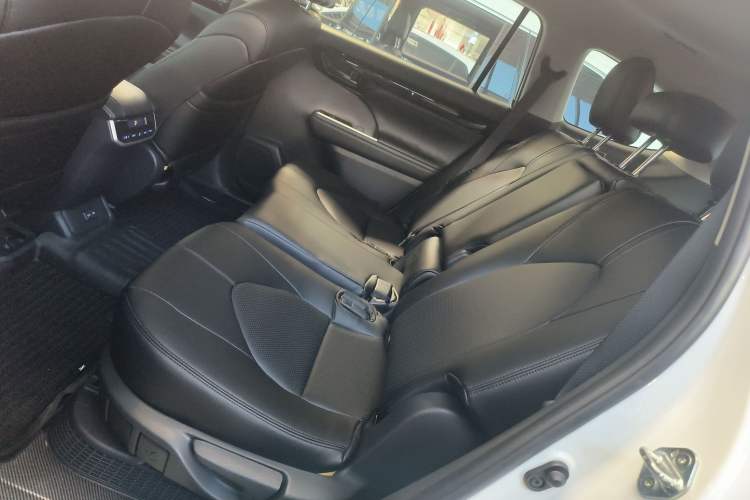 Used Toyota Highlander 2022 Dual-Engine 2.5L Two-Wheel Drive Elite Edition 7-Seater Left Rear Seat