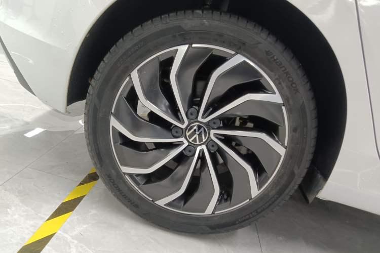 Used Volkswagen Golf 2021 280TSI DSG Pro Right Rear Wheel Hub