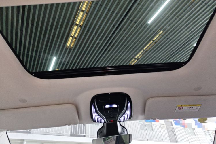 Used VOYAH Dream 2025 PHEV Four-Wheel-Drive Flagship Kunpeng Edition
