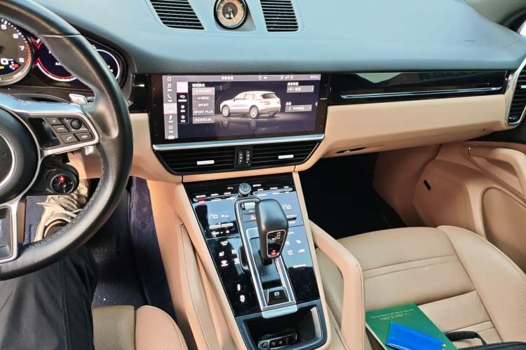 Used Porsche Cayenne E-Hybrid 2021 Cayenne E-Hybrid 2.0T Audio And AC Panel