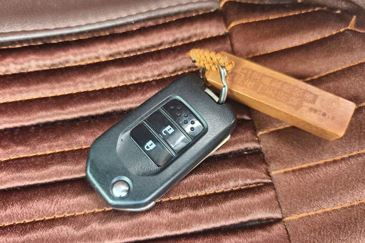 Used Honda CR-V 2016 2.0L two-wheel drive Urban Edition Vehicle Key