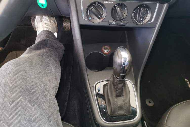 Used Volkswagen Polo 2016 1.6L Automatic Comfort Model