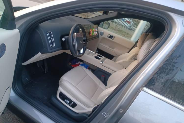 Used Li Auto L9 2022 Max model
