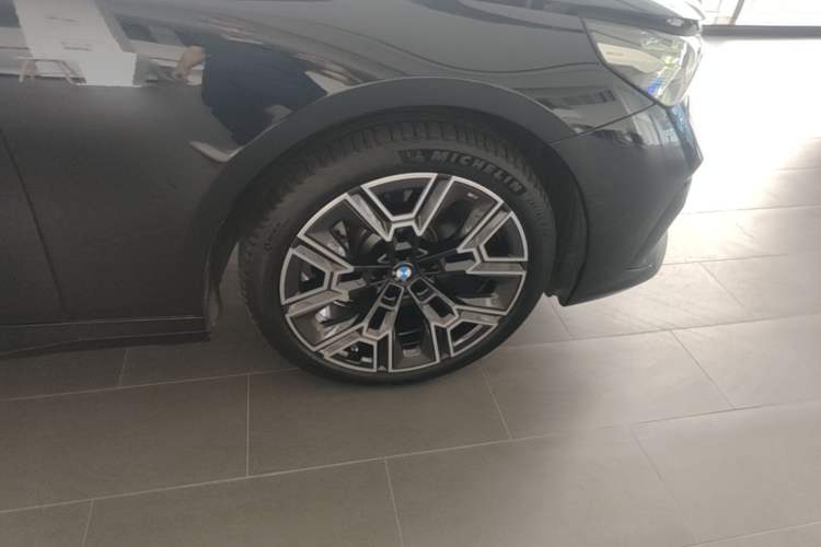 Used BMW 5 Series 2025 530Li Luxury Edition M Sport Package