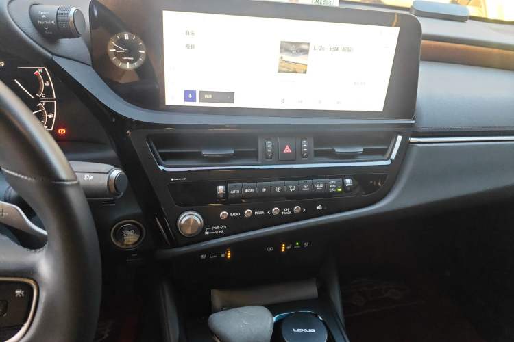 Used Lexus ES 2024 200 Premium Edition
