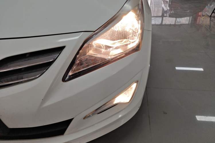 Used Hyundai Verna (older generation) 2014 1.4L Manual Smart GLS Trim