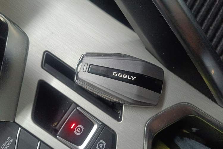 Used Geely Auto Coolray 2023 1.5T DCT Platinum Edition