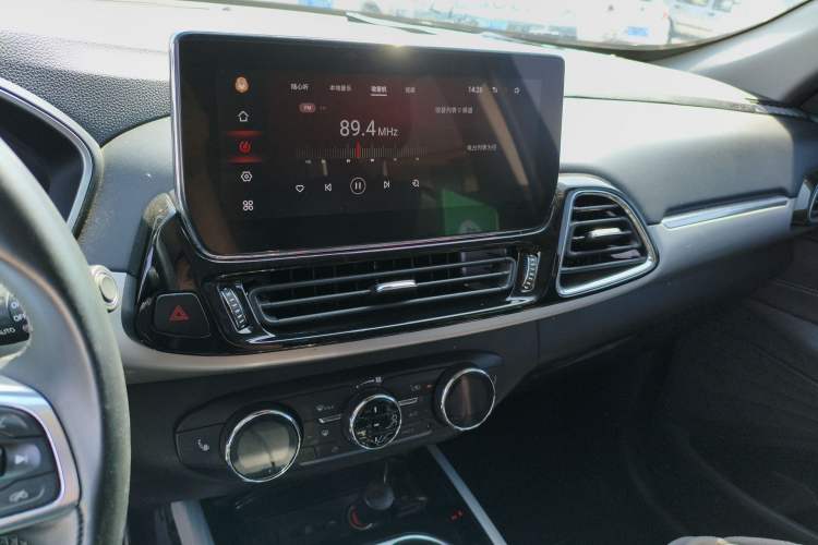 Used EXEED Lingyun 2019 1.6T Two-Wheel Drive Star曜 Edition Audio And AC Panel