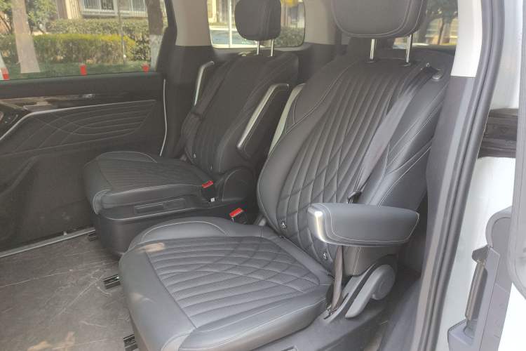Used SAIC MAXUS G90 2024 2.0T Starlight Seven-Seater
