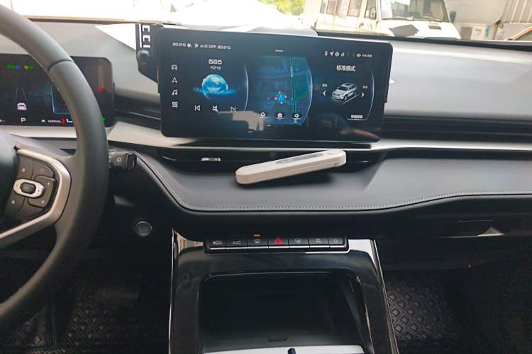 Used Haval H6 2022 3rd Generation 1.5T Automatic Two-Wheel Drive Max Audio And AC Panel