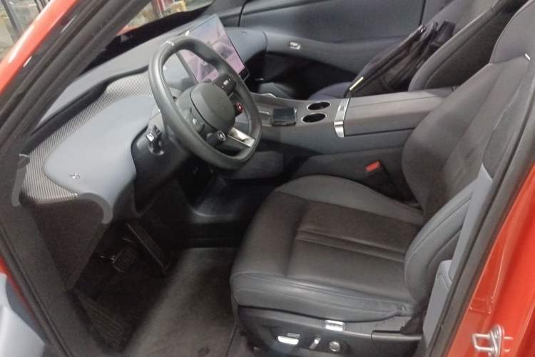 Used Xiaomi Auto YU7 2025 Ultra-Long Range High-Performance All-Wheel-Drive Max Edition