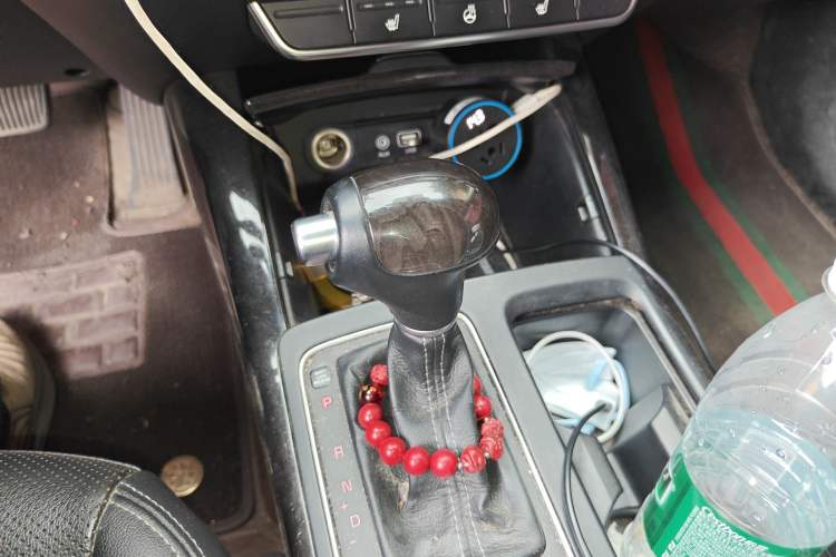 Used Kia Sorento 2015 Sorento L 2.4L Gasoline 4WD Elite Edition 7 Seats China IV Standard
