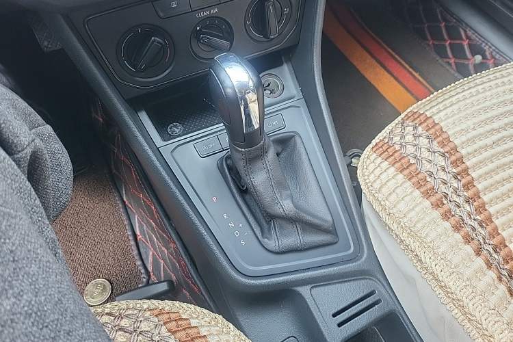 Used Volkswagen Lavida 2021 1.5L Automatic Fashion Edition Gear Lever