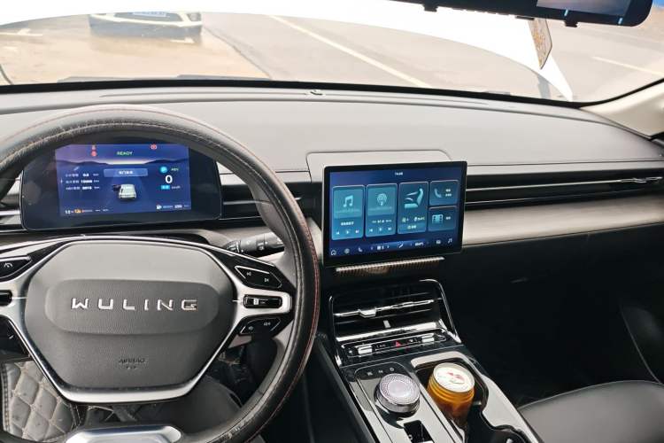 Used Wuling Xingguang 2024 Co-Creation Edition 70 Standard Model Center Console