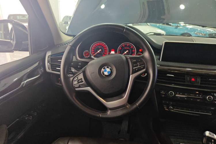 Used BMW X5 2018 xDrive35i Elegant Edition Steering Wheel