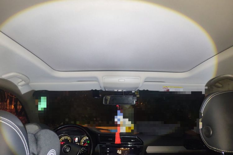 Used Volkswagen Tiguan L 2019 Updated Version 330TSI Automatic Two-Wheel Drive Panoramic Comfort Edition China VI Standard Headliner