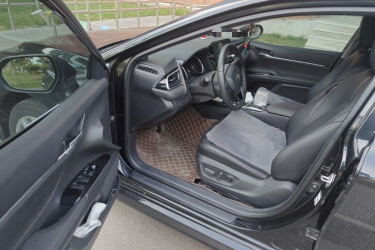 Used Toyota Camry 2023 2.0GVP Premier Edition Driver Seat