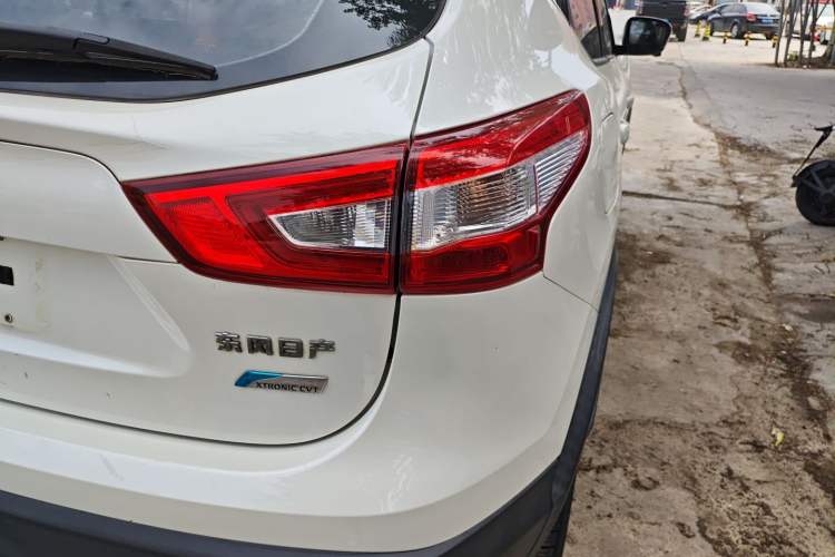 Used Nissan Qashqai 2016 2.0L CVT Flagship Edition Exterior 3