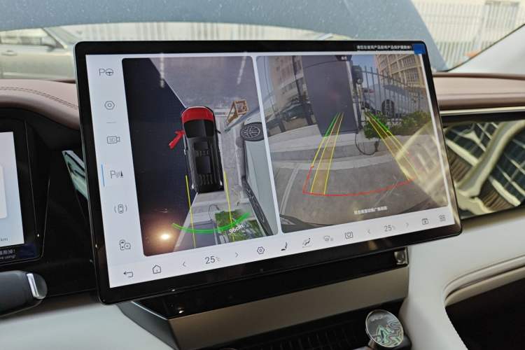 Used BYD Xia 2025 DM-i 1.5T 180km Beyond Edition Audio And AC Panel