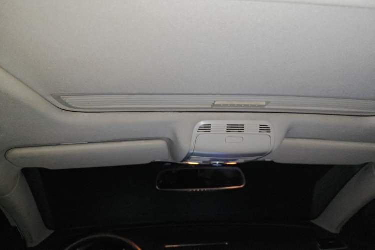 Used Volkswagen Magotan 2012 Revised 1.8TSI Luxury Version
