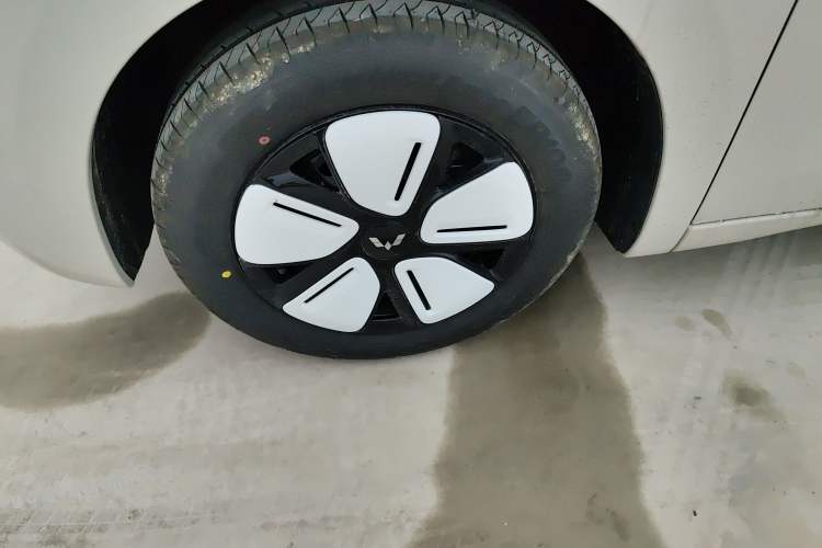 Used Wuling Hongguang MINIEV 2025 Four-Door Version Advanced Edition
