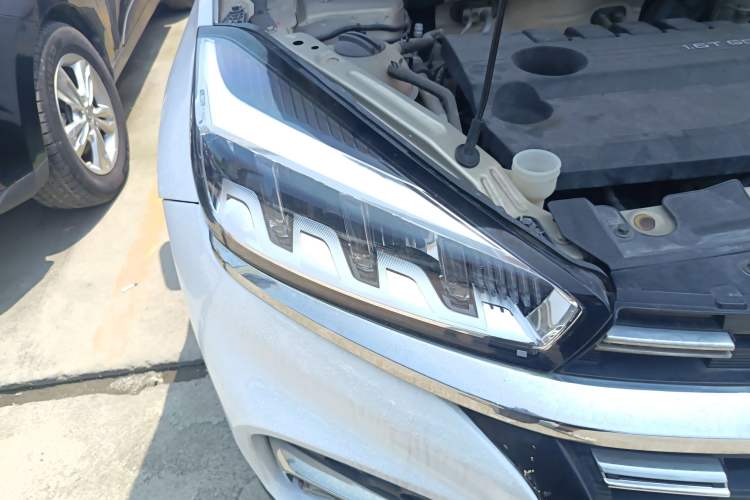 Used Chery Tiggo 8 2019 1.6 TGDI Automatic Elite Model Right Front Headlight