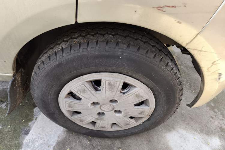 Used CHANGAN KAICHENG Taurus 2011 1.3L Standard Version Right Front Wheel Hub