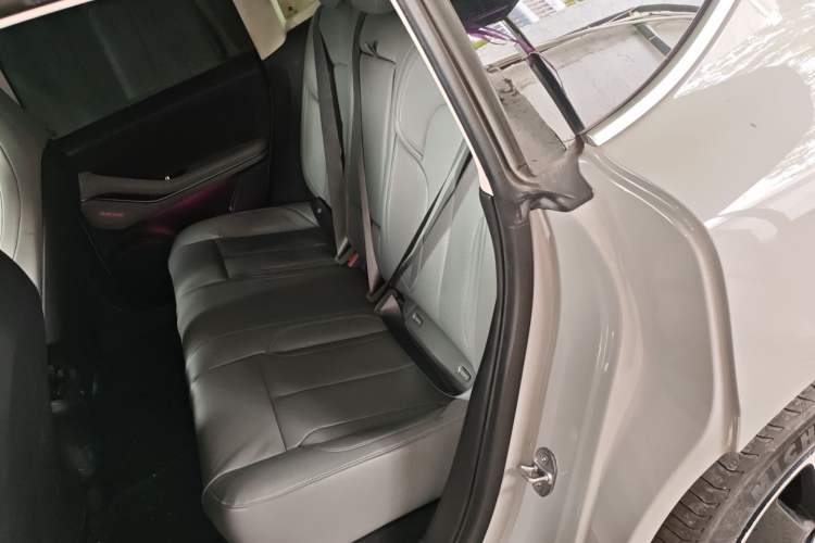 Used Nio ET5 2022 75 kWh Left Rear Seat