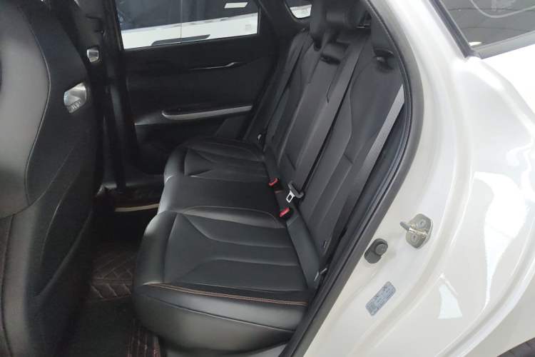 Used CHANGAN UNI-V 2023 1.5T Prestige Model