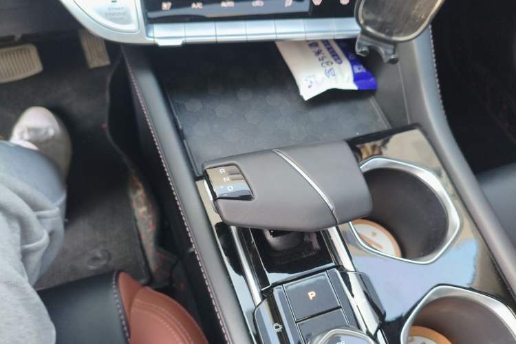 Used CHANGAN Eado 2024 PLUS Blue Whale NE 1.4T GDI DCT High-Energy Edition Gear Lever