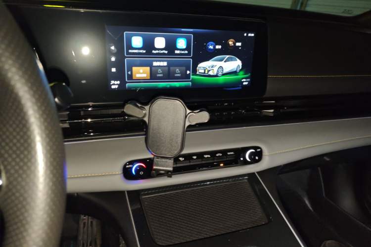 Used GAC Trumpchi EMPOW 2021 270T DCT J15 Version Audio And AC Panel