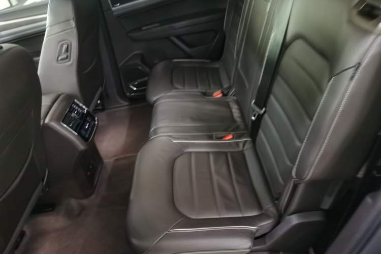 Used Volkswagen Teramont 2017 530 V6 Four-Wheel Drive Supreme Flagship Edition Left Rear Seat