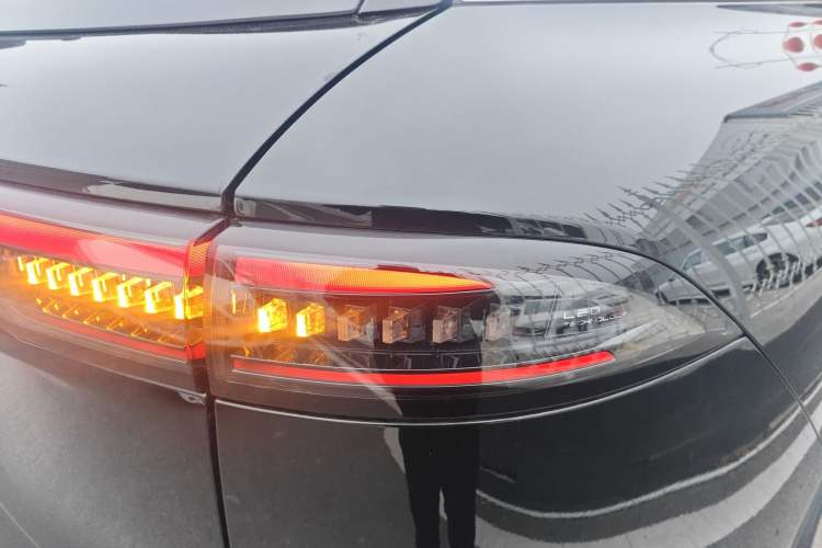 Used Chery Tiggo 8 L 2025 Model 2.0T Two-Wheel Drive Changhong Edition—5 Seaters
