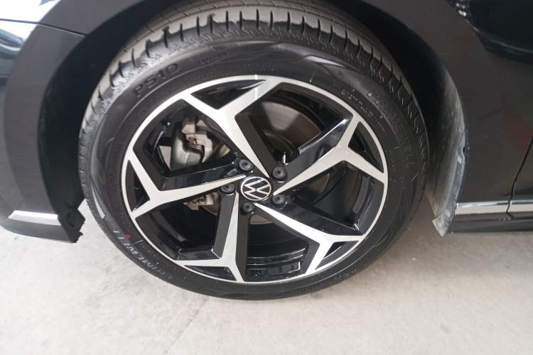 Used Volkswagen Magotan 2023 2 Million Units Limited Edition 330TSI DSG Leading Version Left Front Wheel Hub