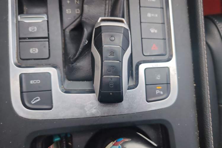 Used BYD Tang 2018 2.0T Automatic SmartConnect Prestige 7-Seater China V Standard
