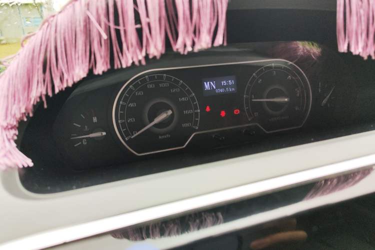 Used SAIC MAXUS Xintu V80 2018 2.5T AMT Elite Edition Long Wheelbase Mid-Roof Design 7/10 Seats Instrument Cluster