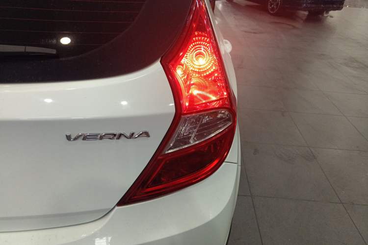 Used Hyundai Verna Ray 2014 1.4L Automatic GLX
